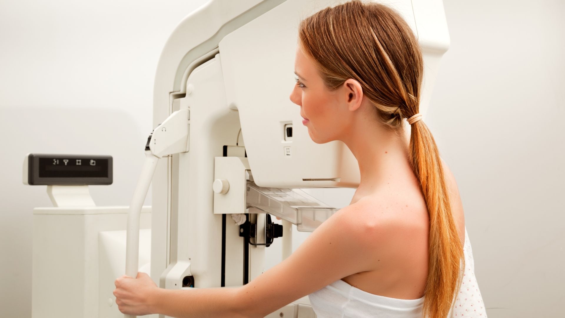 ¿Qué son y cuál es la diferencia entre las mamografías y las ecografías mamarias?