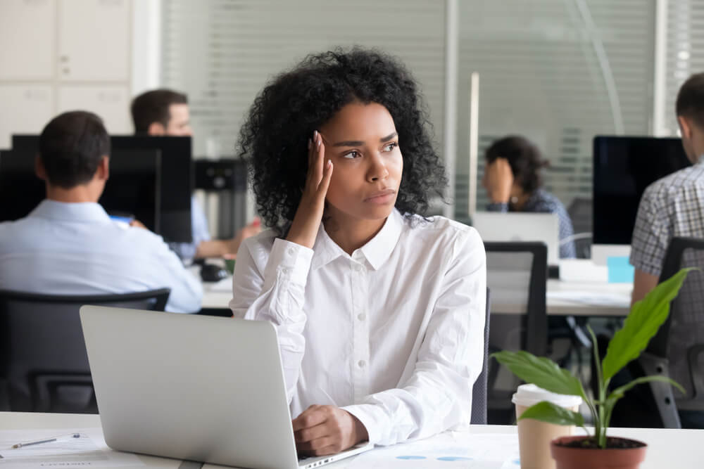 ¿Qué es el estrés laboral? Síntomas, causas y cómo prevenirlo